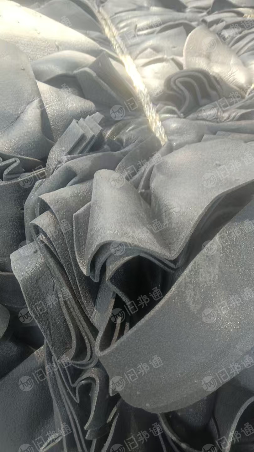 长期出售汽车内饰料，汽车内饰，现货有6.8米一车，货在河南信阳