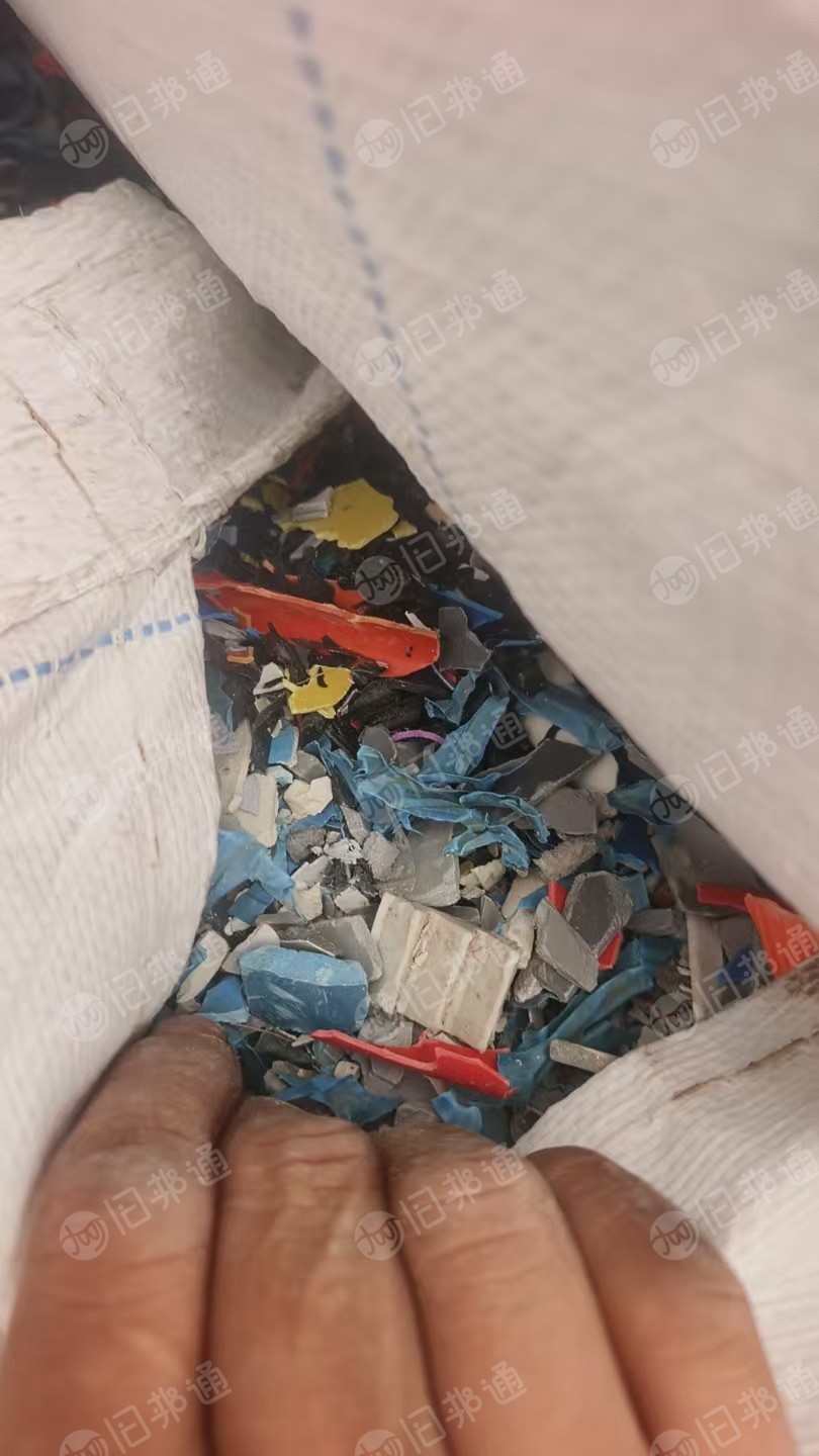 长期出售PVC三级破碎料，其中加了20%一级料