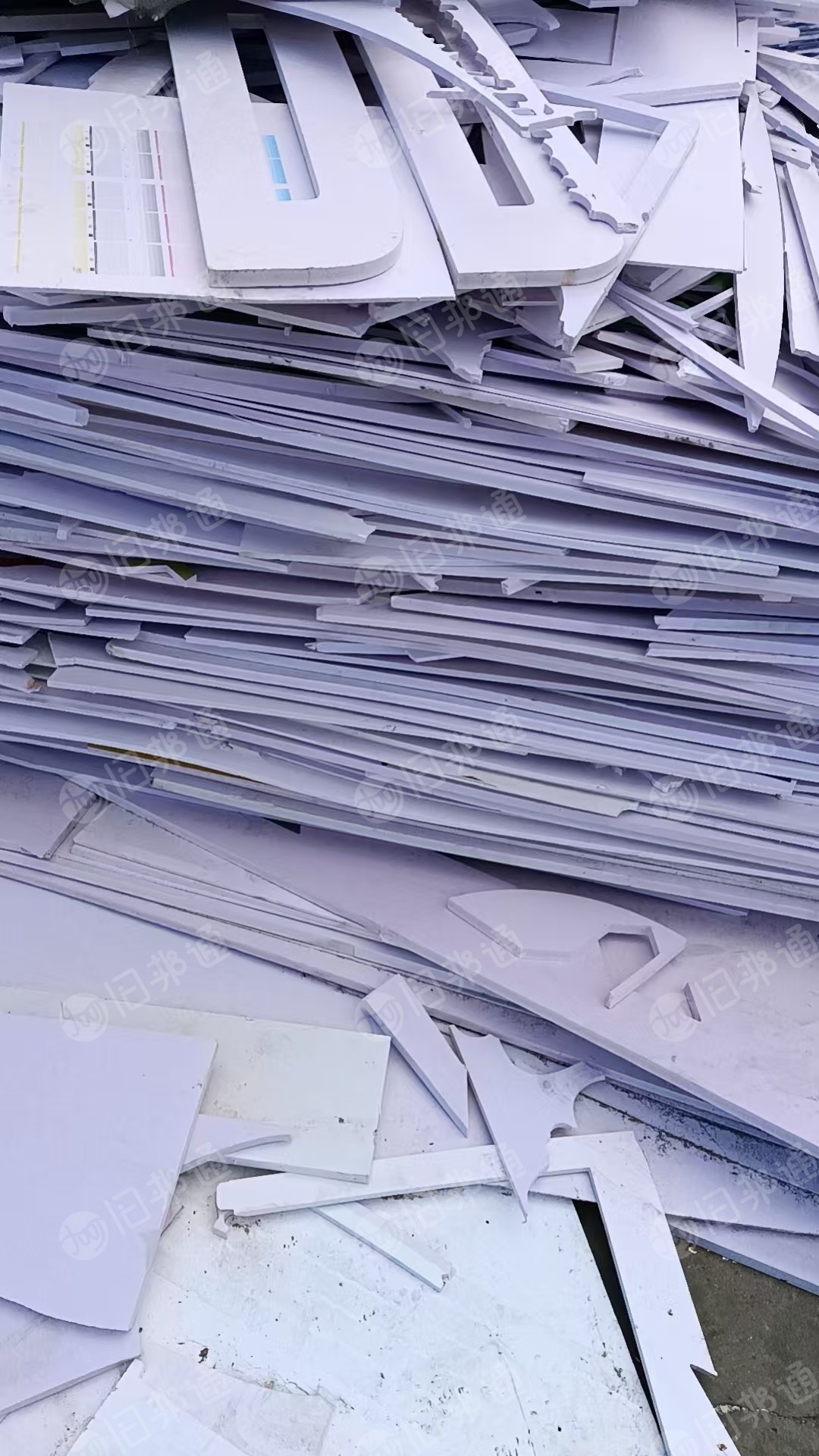 出售pvc发泡板废料，现货十几吨