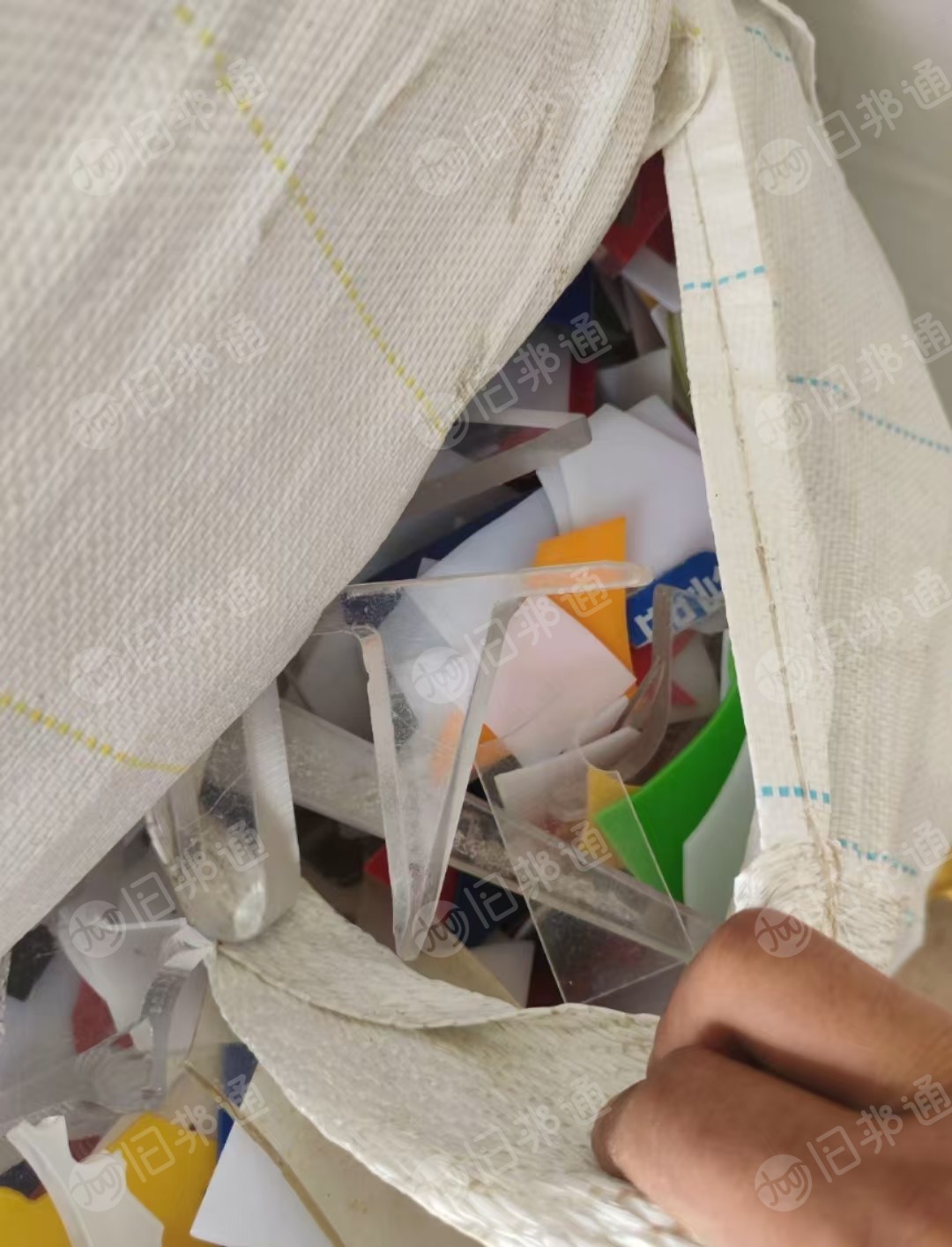 出售杂色亚克力破碎料，长期在破