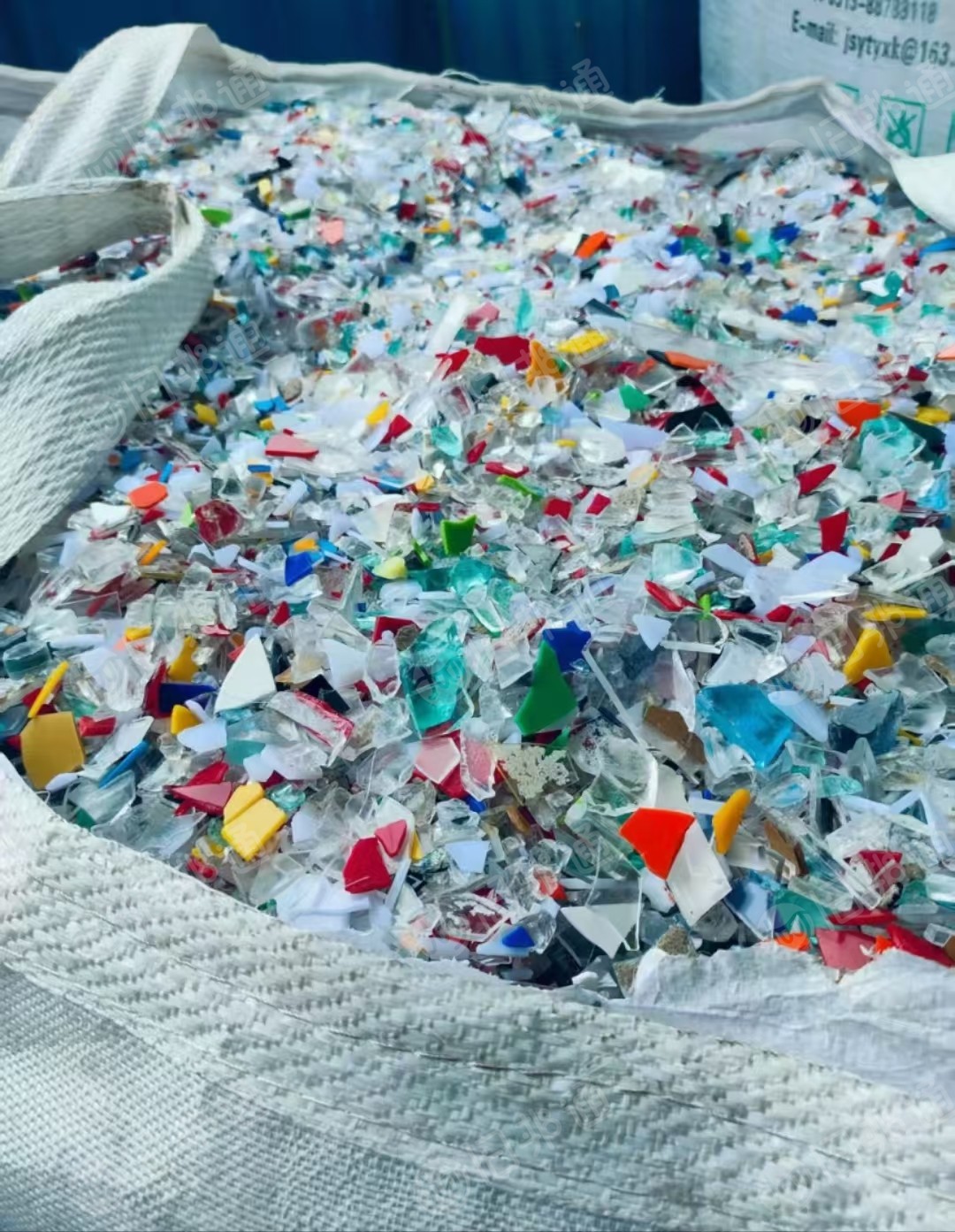 出售杂色亚克力破碎料，长期在破