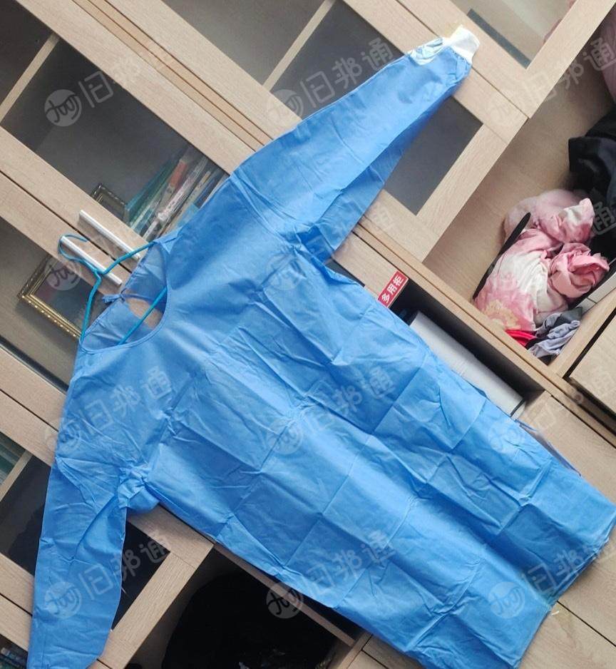 出售手术隔离衣，现货24000套，成箱50箱装，一箱70件，剩余编织袋装，一袋一百件