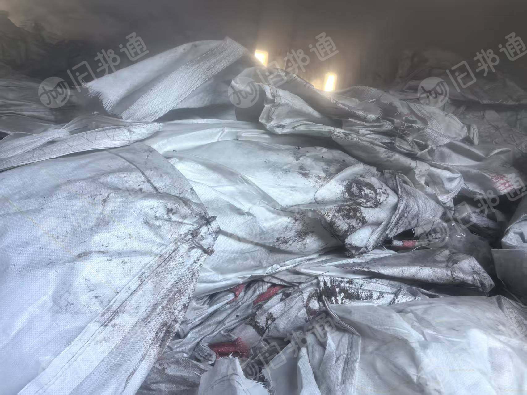 出售水洗吨包废料，钢铁厂下装矿石下来的，现货20吨，不压包