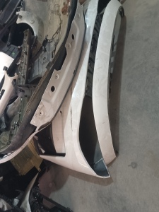 出售24年零跑试验车塑料件废料