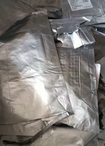 求购LED方面的废旧料：电子载带（黑色纯料）、铝箔袋，月需20-30吨