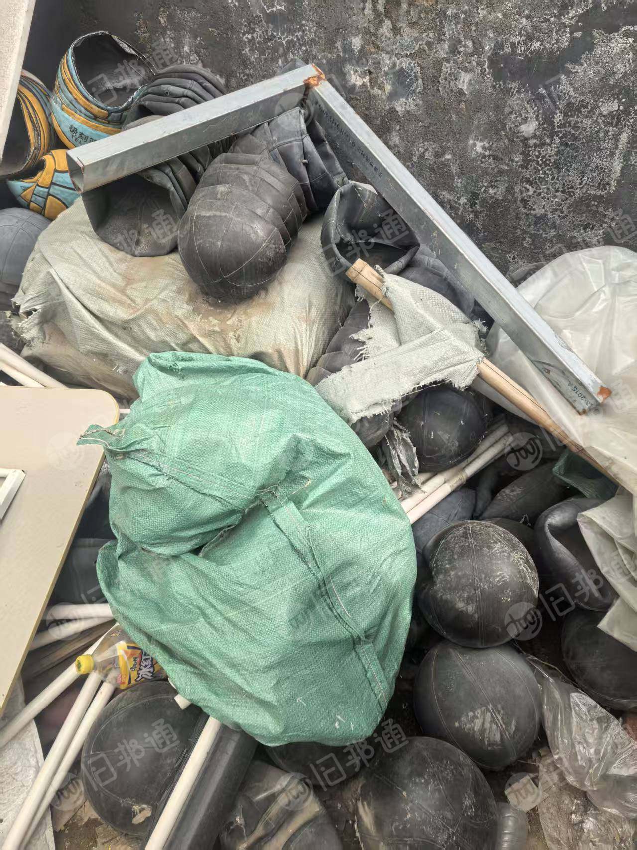 厂家处理橡胶篮球内胆