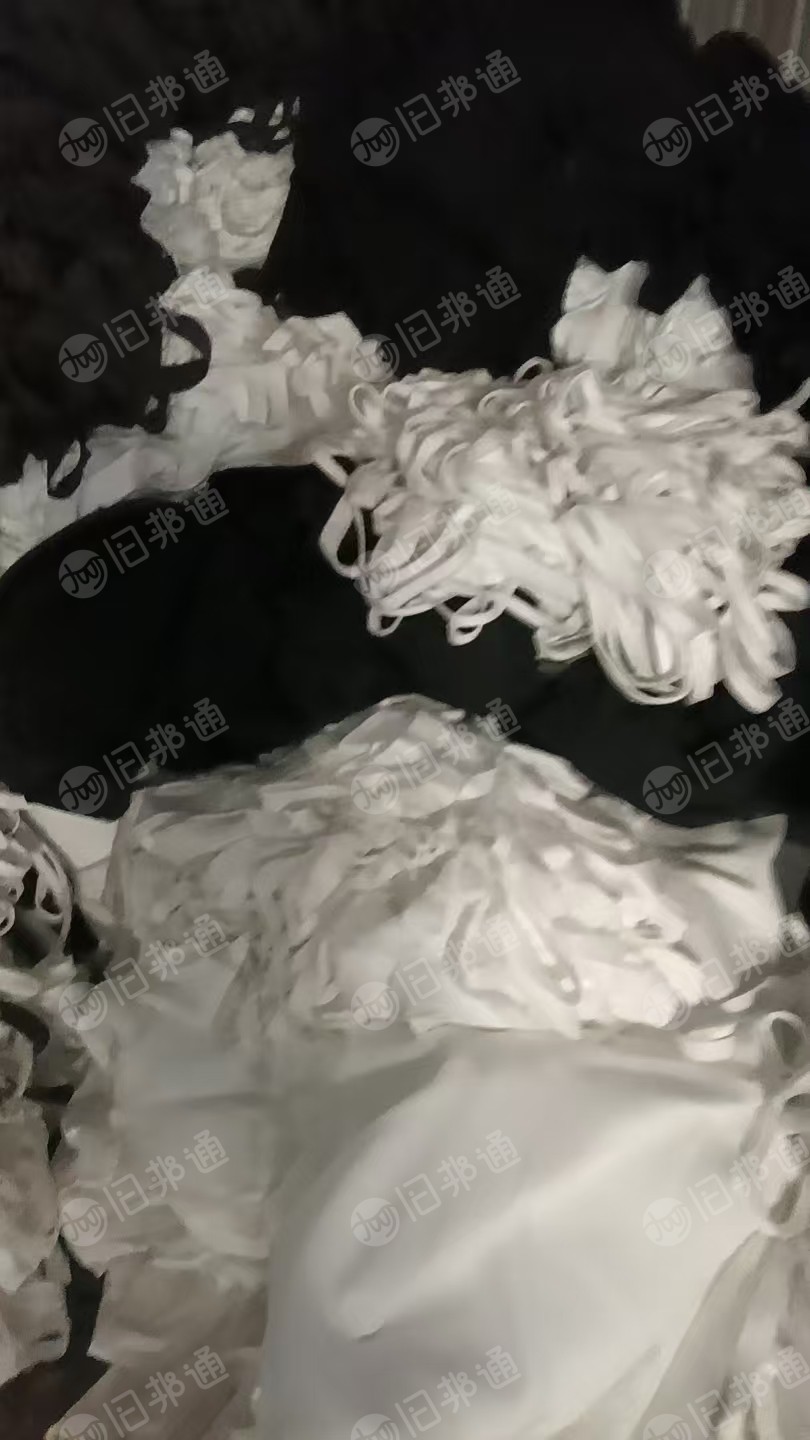 长期出售PE复合PET无纺布，复合无纺布，造粒用，白色黑色一起出，每个月有20吨，货在福建漳州