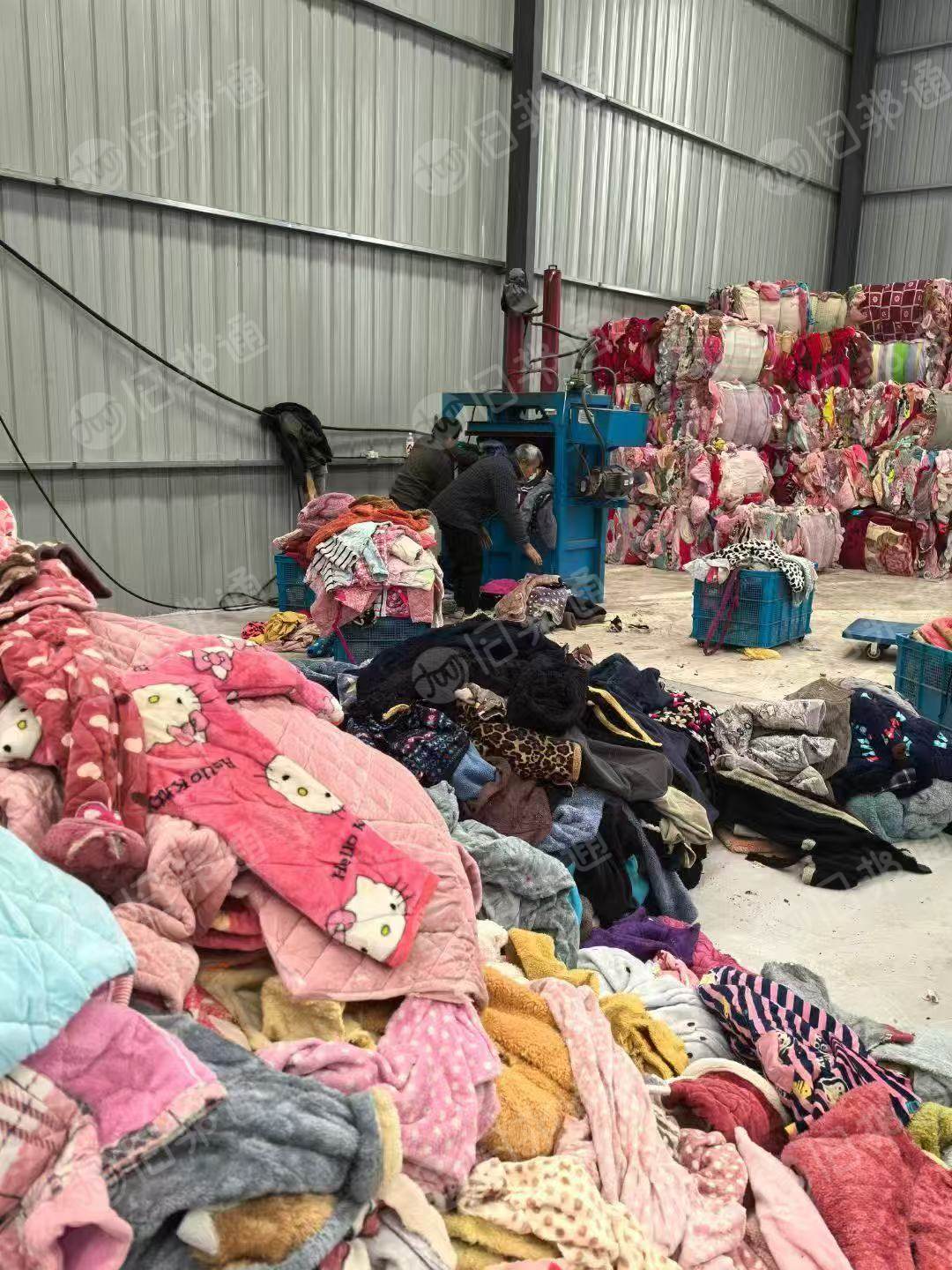 长期大量采购涤纶睡衣料，毛绒睡衣统货，睡衣统货，涤纶废布，涤纶窗帘布，绒毯布，毛毯布，月需5000吨