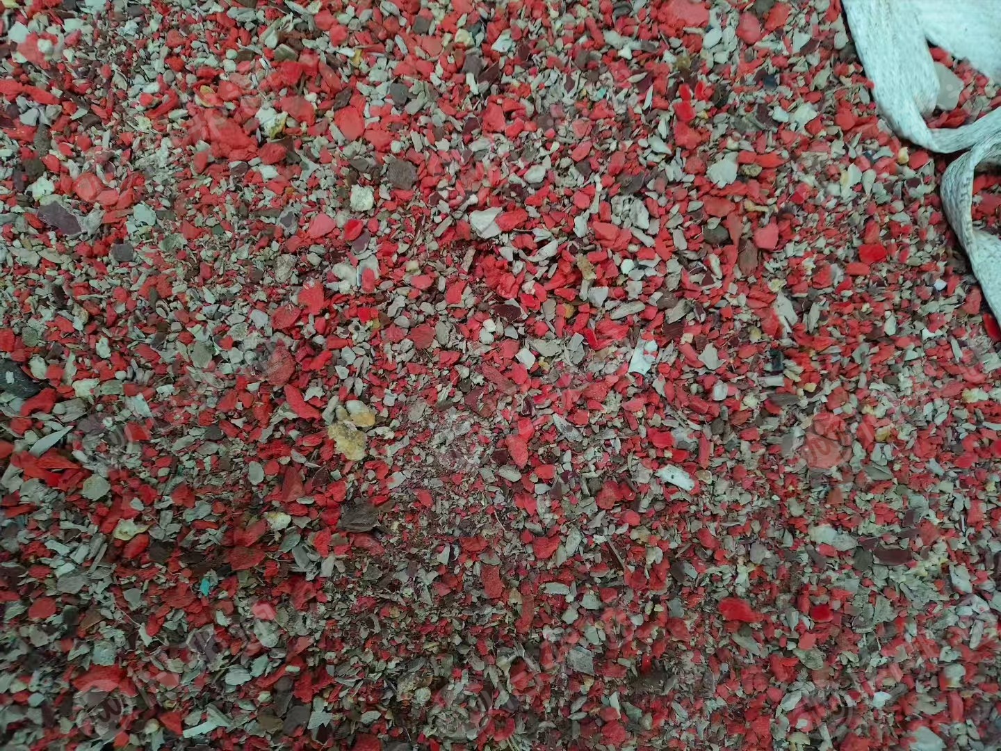 求购杂色PVC发泡板破碎料，磨粉用