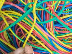 常年出售电缆皮，黑色/花色都有