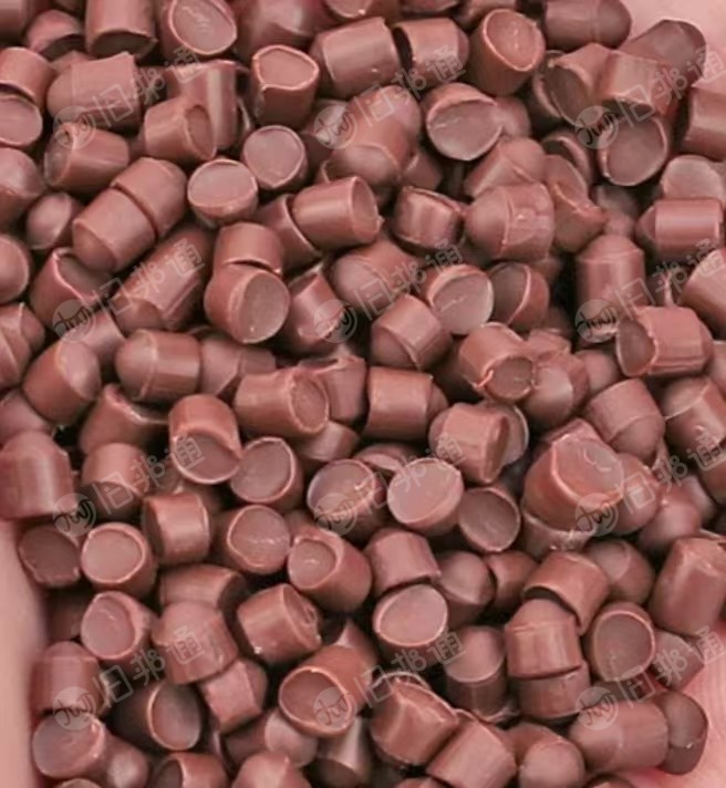 常年出售PVC颗粒，电缆皮做的