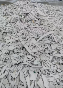 长期出售硬质PVC破碎料，PVC塑钢破碎料，PVC管破碎料