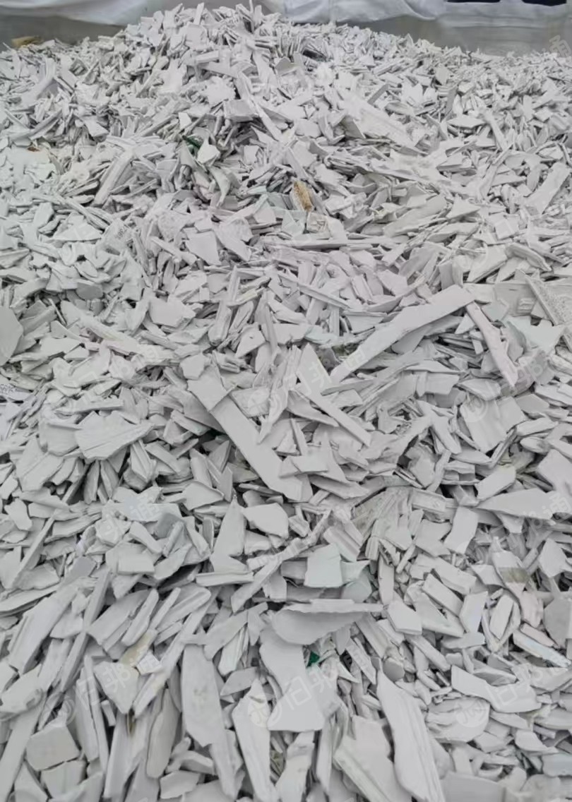 长期出售硬质PVC破碎料，PVC塑钢破碎料，PVC管破碎料