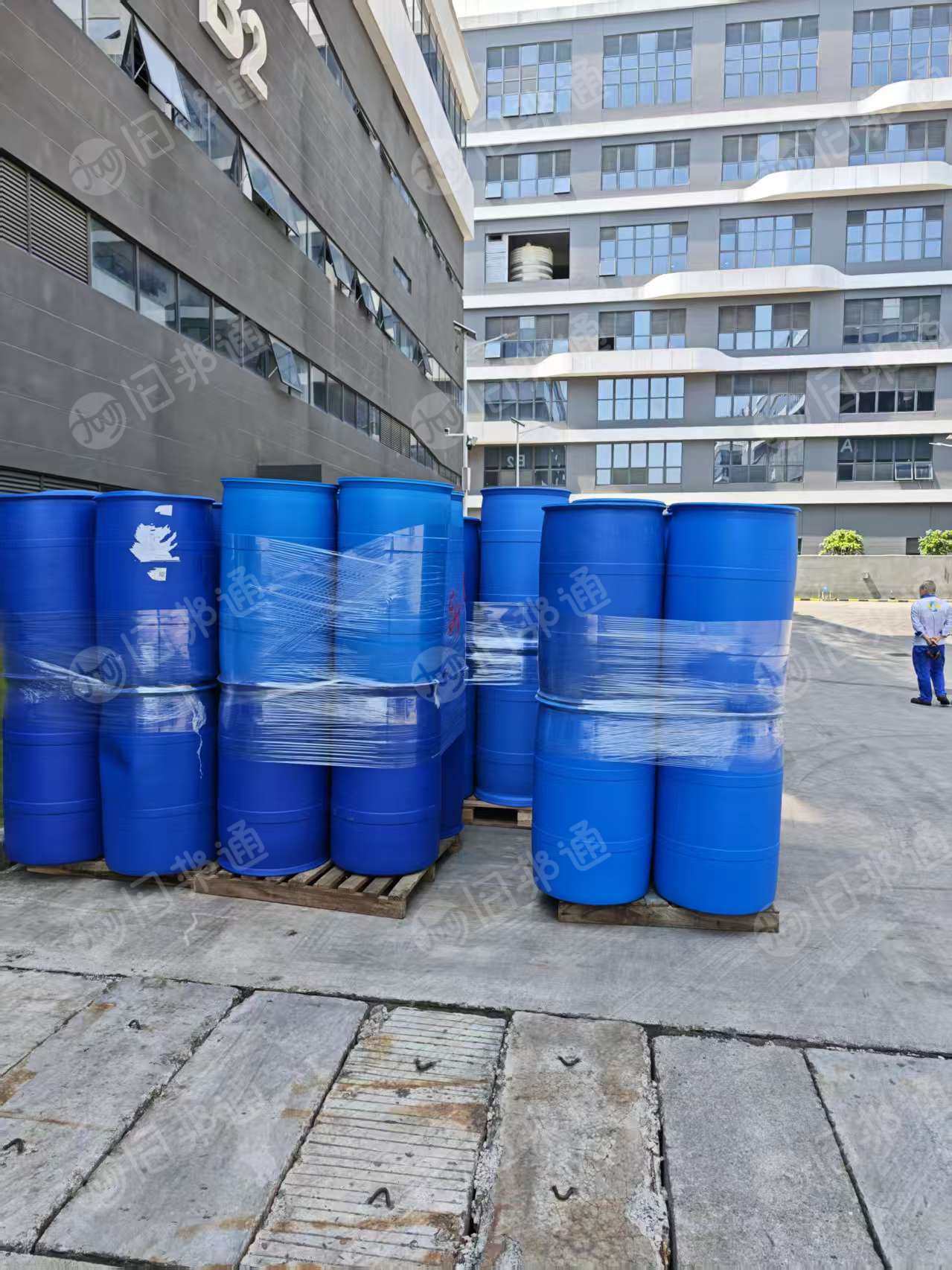 出售纯大蓝桶破碎料，国企单位下来的，货源稳定，月供300吨