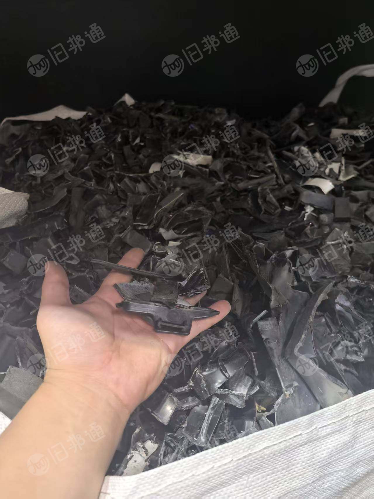 出售pp保险杠破碎料，冷却塔毛料，月供50-60吨