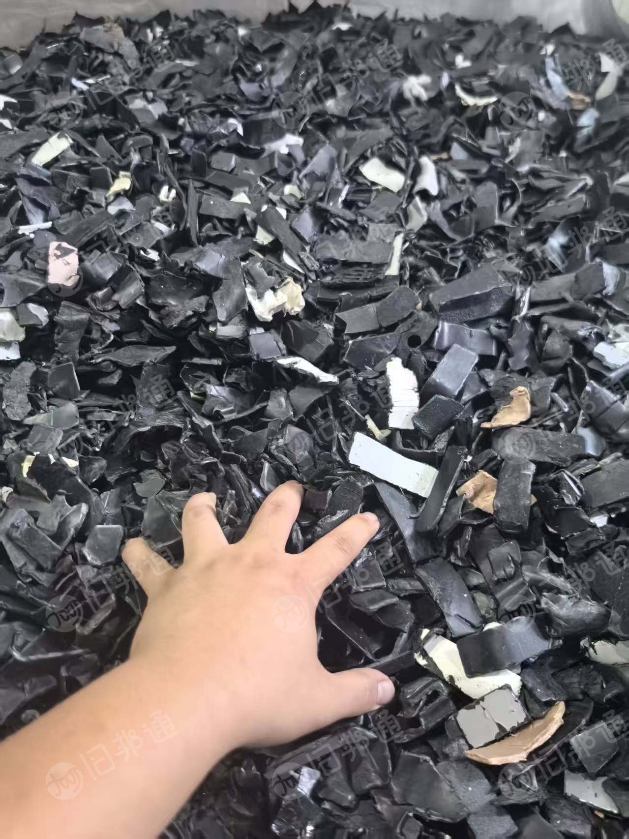 出售pp保险杠破碎料，冷却塔毛料，月供50-60吨