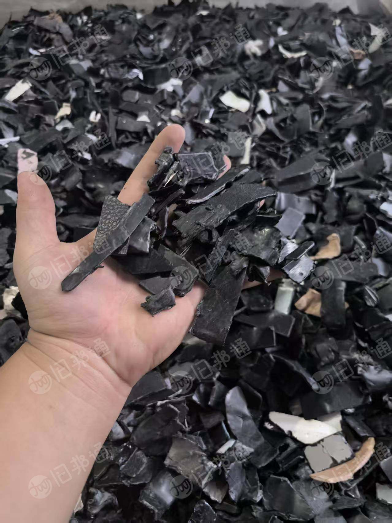 出售pp保险杠破碎料，冷却塔毛料，月供50-60吨