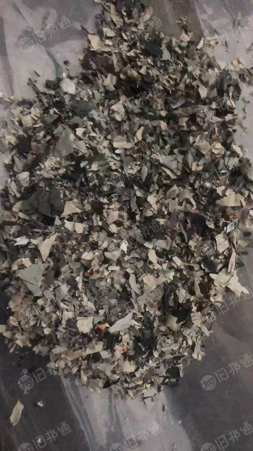 出售PVC墙纸料，毛料跟破碎料一起出，现货20吨左右