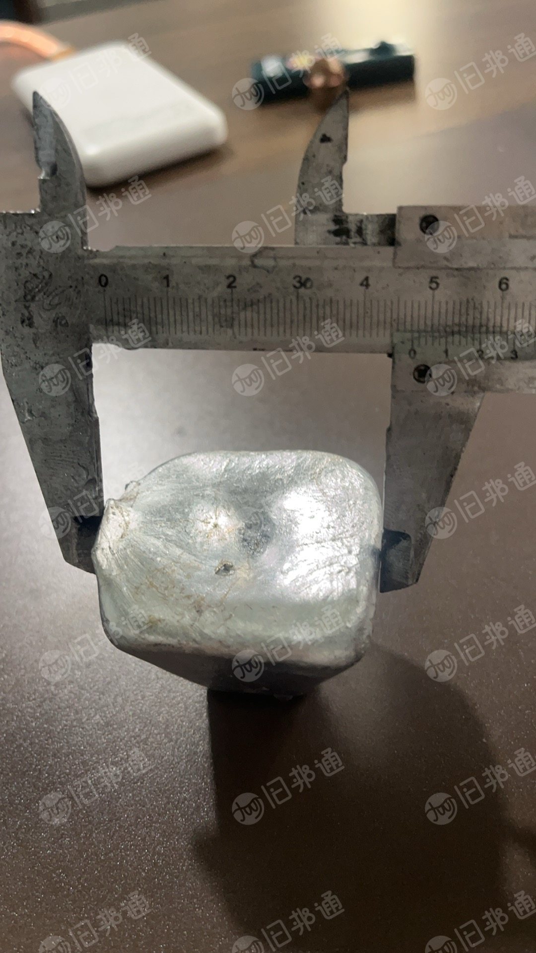 出售钢厂用的，脱氧铝块，月供1500吨，现货200吨左右