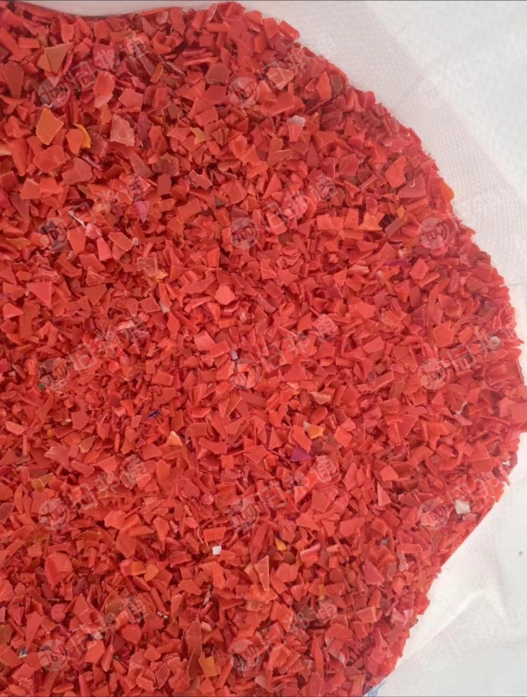 长期出售黄丙破碎料，红丙破碎料，玫红色丙破碎料等，清洗甩干，过2到水池