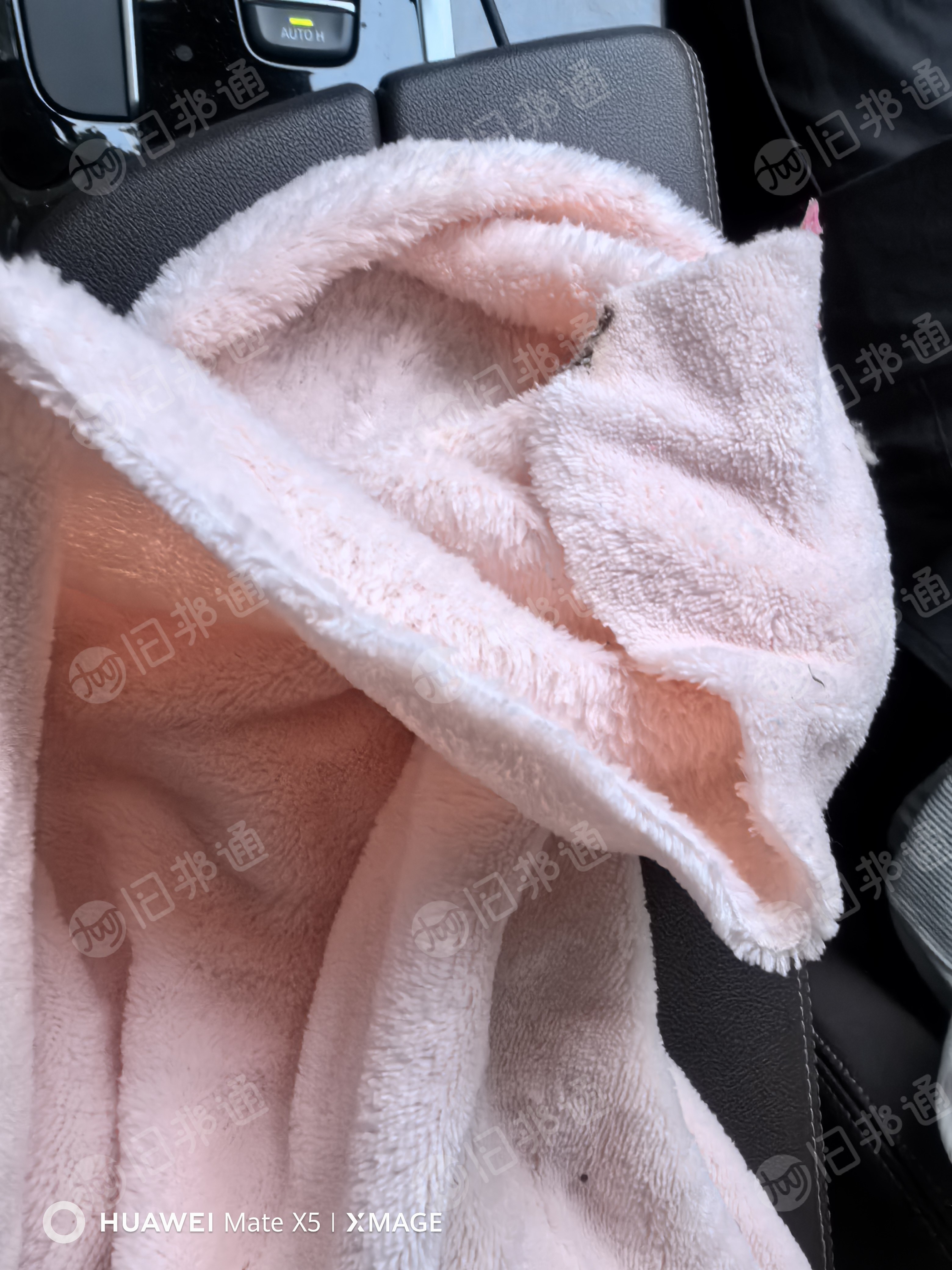 大量出售白色废布头，涤纶，纯棉，毛巾厂下来的，月供各200吨左右