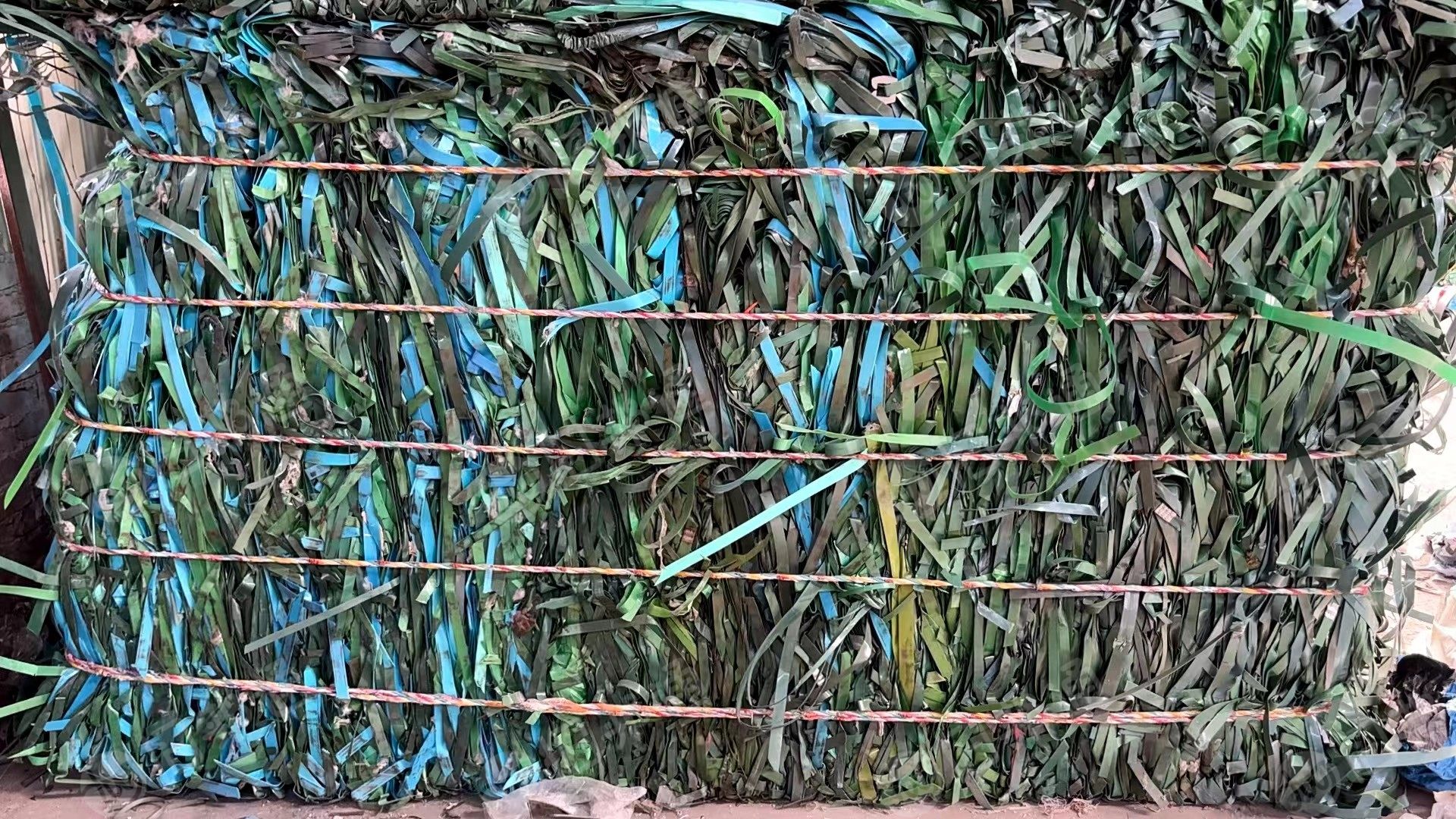 长期出售pet打包带废料，厂货社会料都有，分拣过