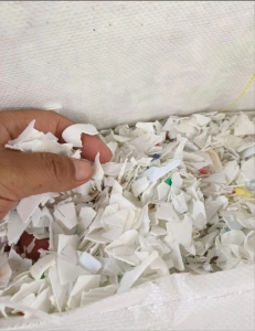 长期出售大小白破碎料，清洗甩干