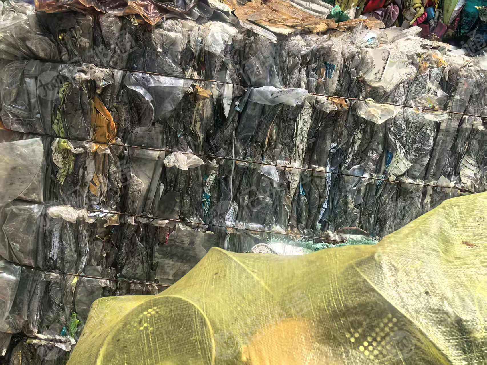 长期出售生活吸塑盒压块，现货十三米半挂