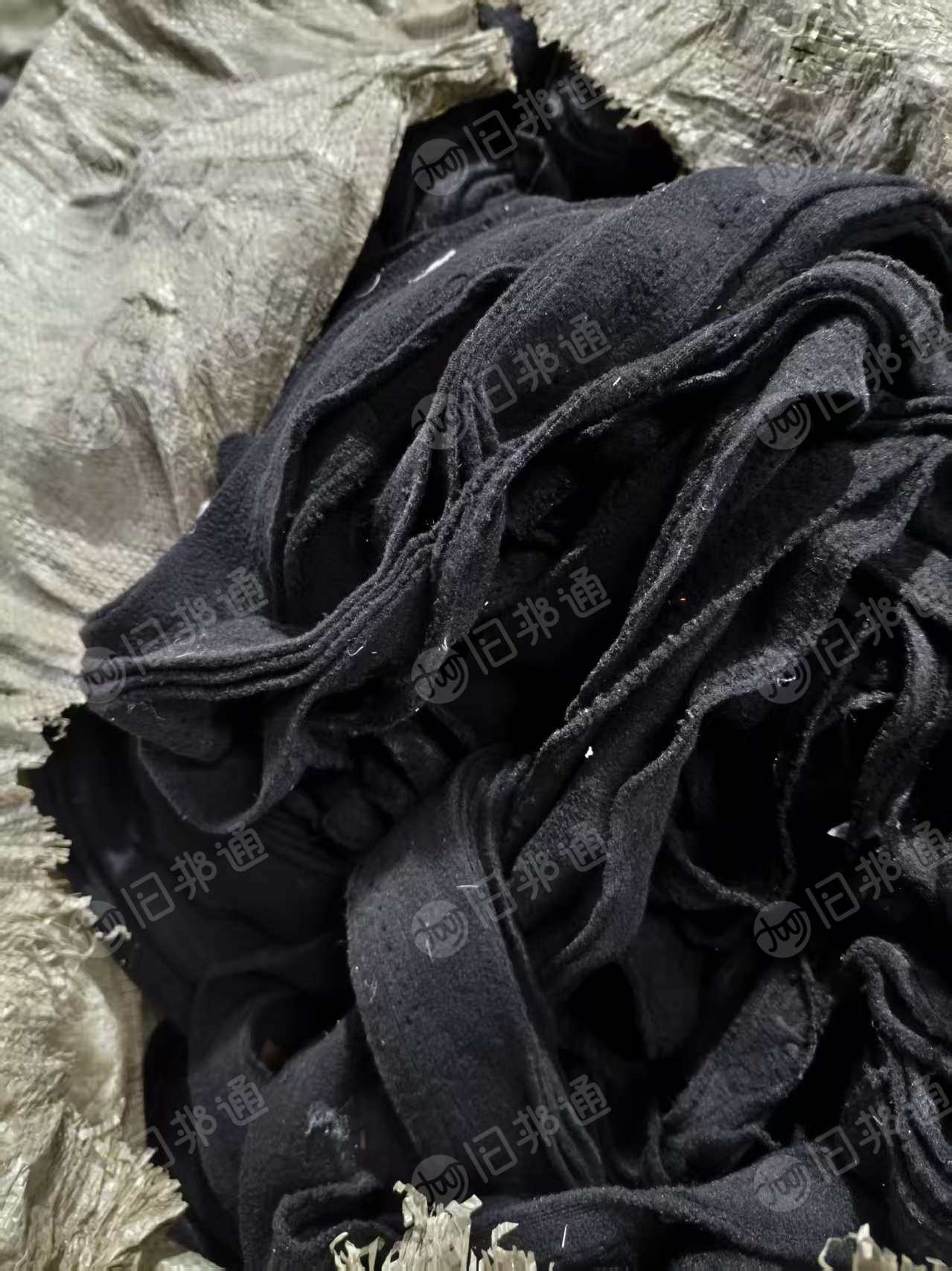 长期出售涤纶废布，涤纶绒布，绒布边角料，白色现货5吨，浅色十几吨