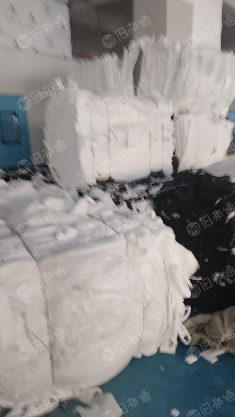 长期出售汽车隔音棉边角料，汽车内饰料，隔音棉，有白色跟黑色两种，现货五六十吨