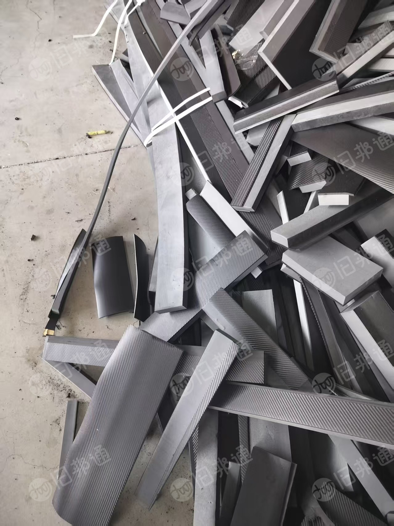 出售EVA下脚料，发泡板下来的，黑灰混色