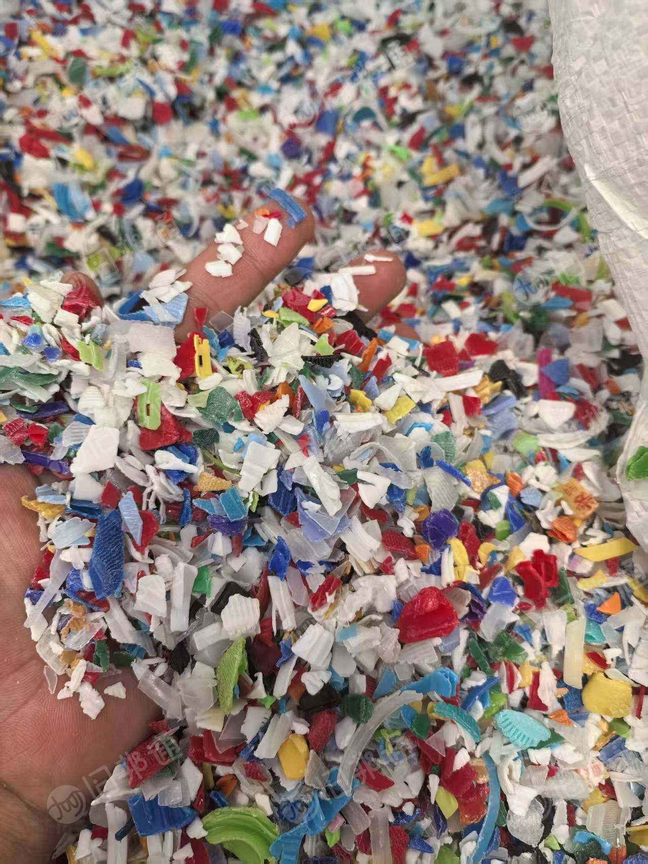 长期出售瓶盖破碎料