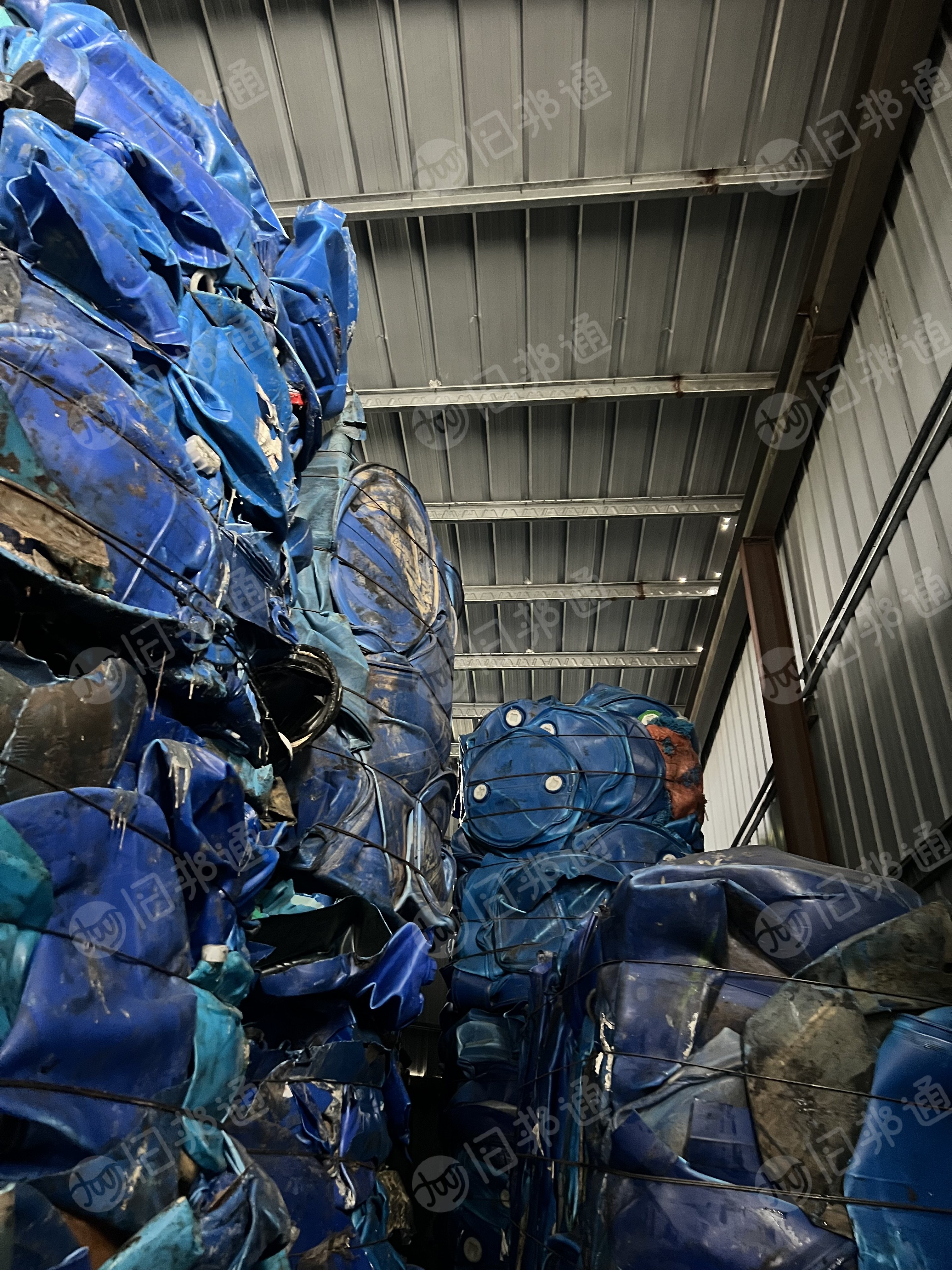 出售小蓝桶、大蓝桶压块料，分开压的