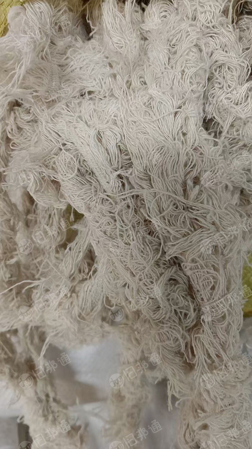 出售旧衣服大白，白料，开花料，现货有十几吨，货在河北保定