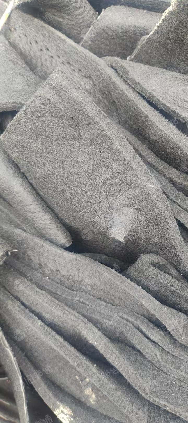 长期出售涤纶汽车内饰料，汽车内饰，可以造粒，现货有200多吨，货在河北保定