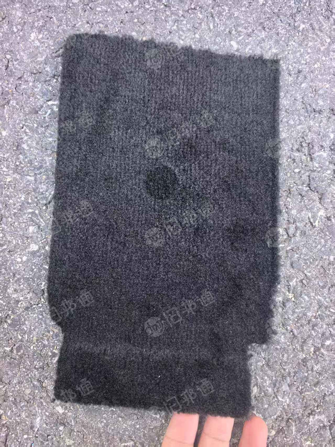 长期出售汽车内饰边角料，汽车内饰料，有黑白灰三种颜色，月供20几吨，货在江苏盐城