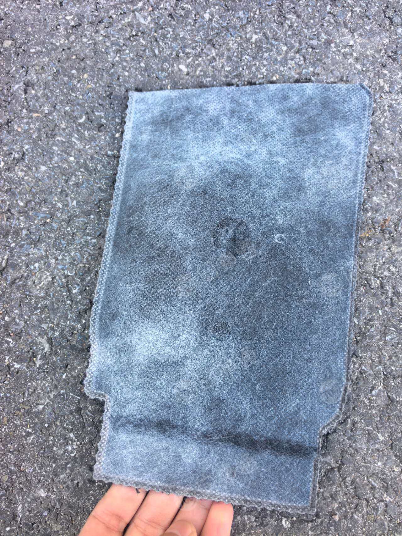 长期出售汽车内饰边角料，汽车内饰料，有黑白灰三种颜色，月供20几吨，货在江苏盐城