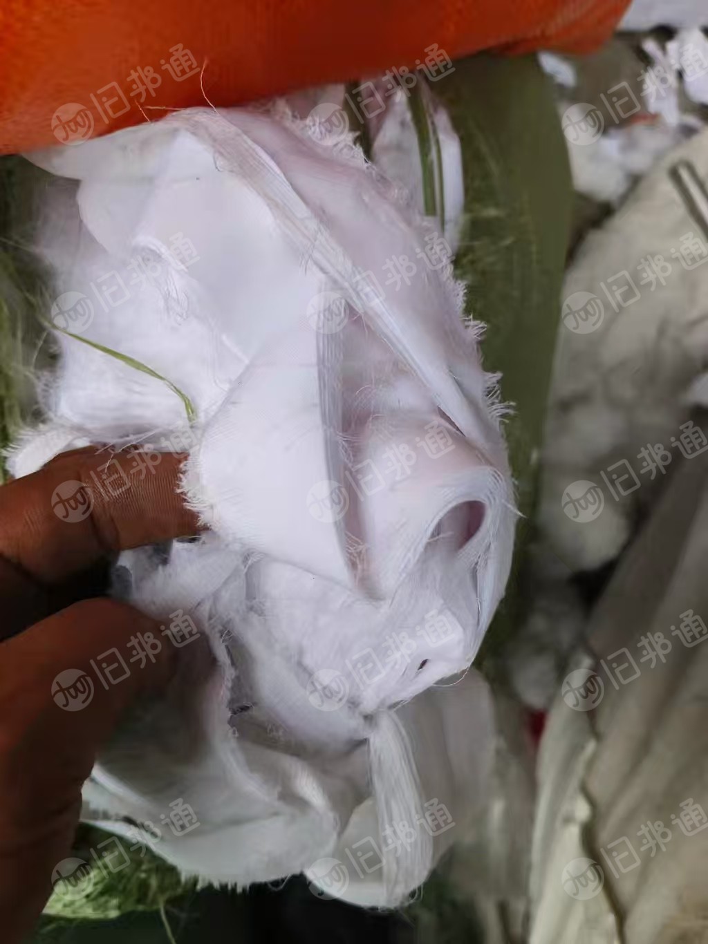 长期出售家纺下来的纯棉废布，棉布，现货有20几吨，货在浙江杭州