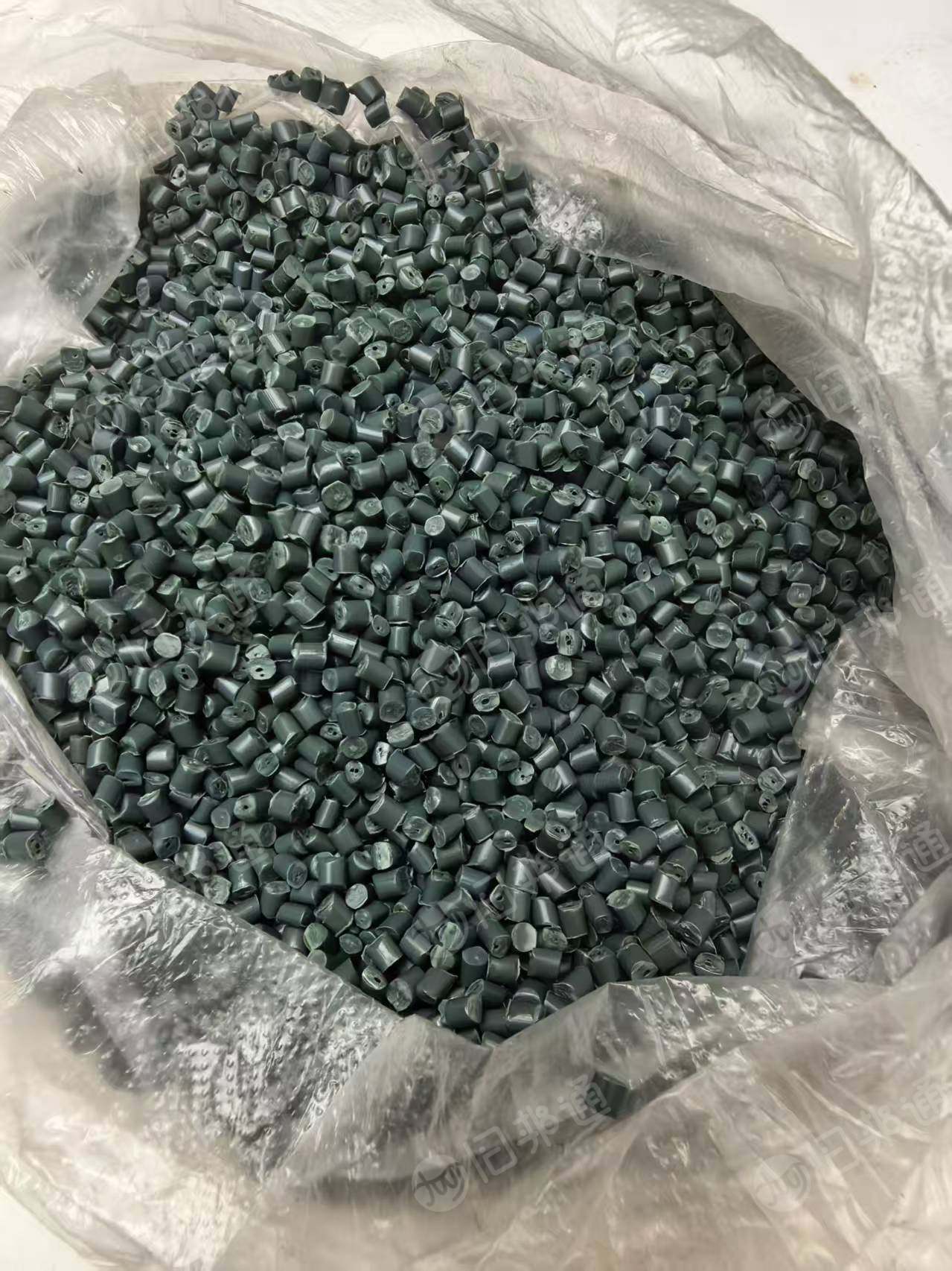 求购彩印膜颗粒，要质量好的，没有黑点，用来注塑打筐的