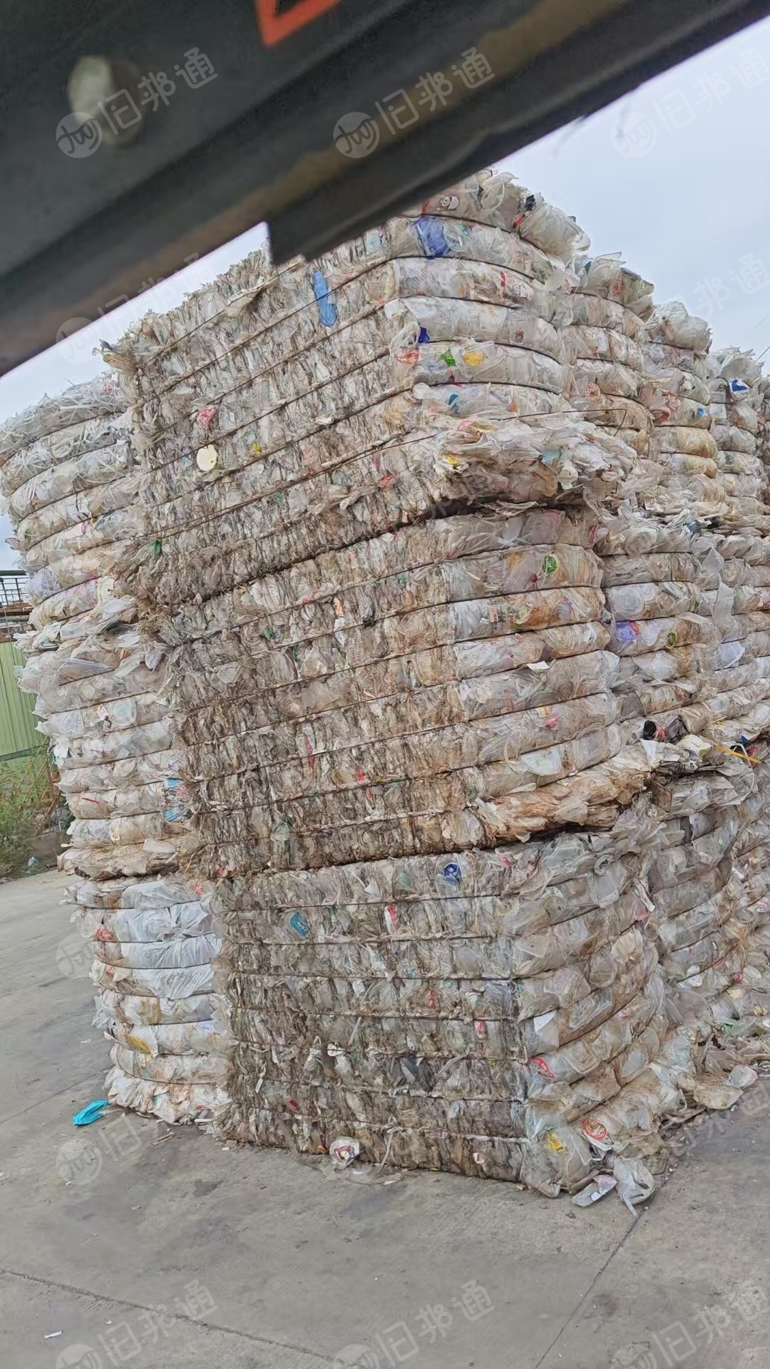 出售花丙压块，餐盒压块，月供各100吨