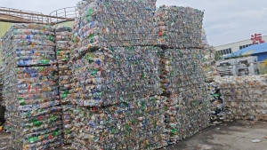 出售瓶砖压块料，月供100吨