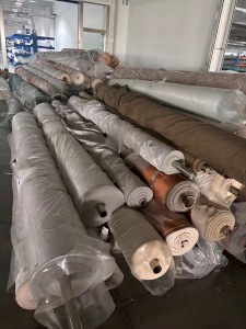 厂家现货处理一批库存墙布，库存窗帘布，门幅3米，2米8的都有，总共1500卷左右，清仓处理