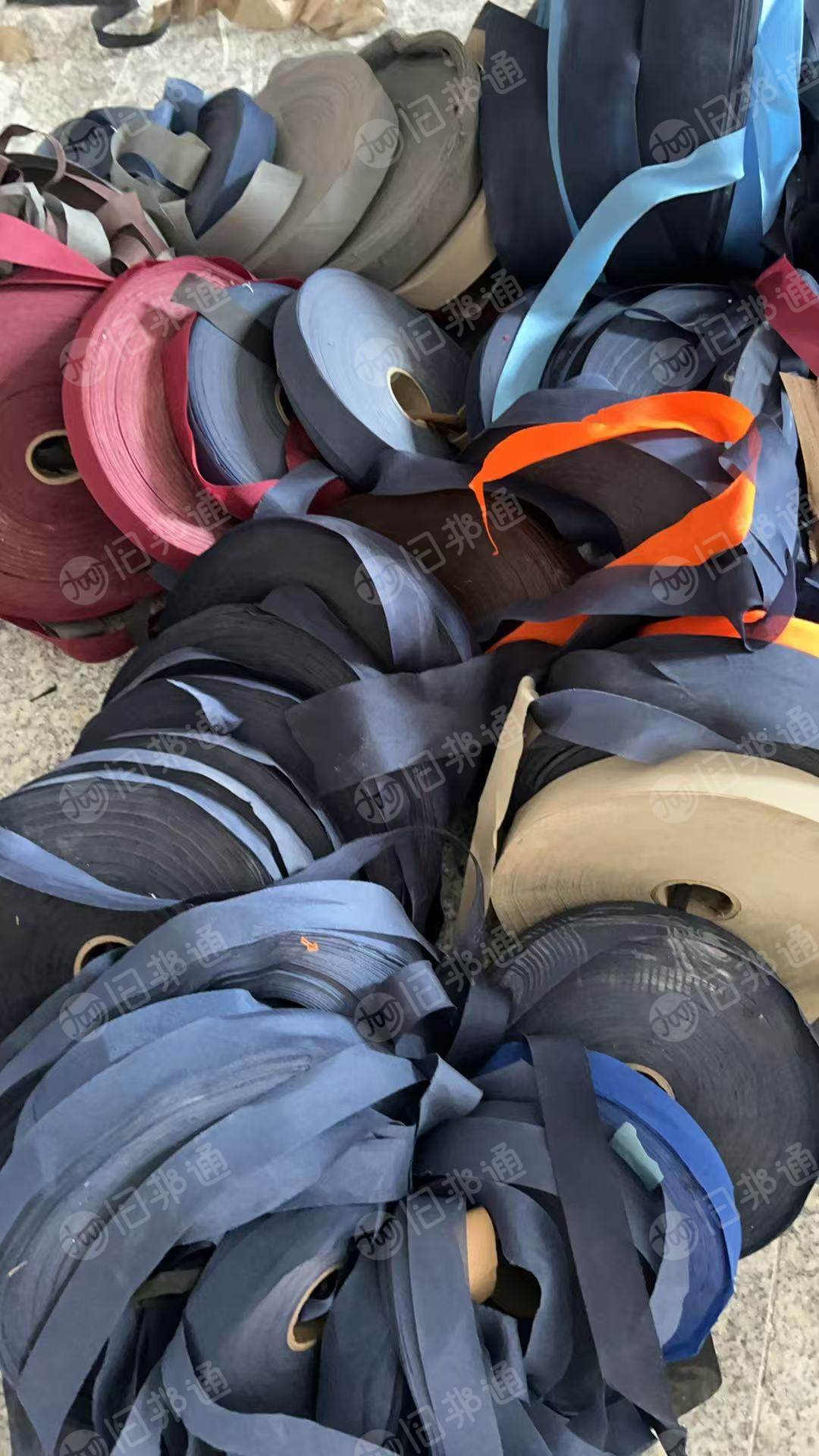 长期大量出售各种废布料，拉丝料，开花料，牛仔废布料等，货在安徽安庆