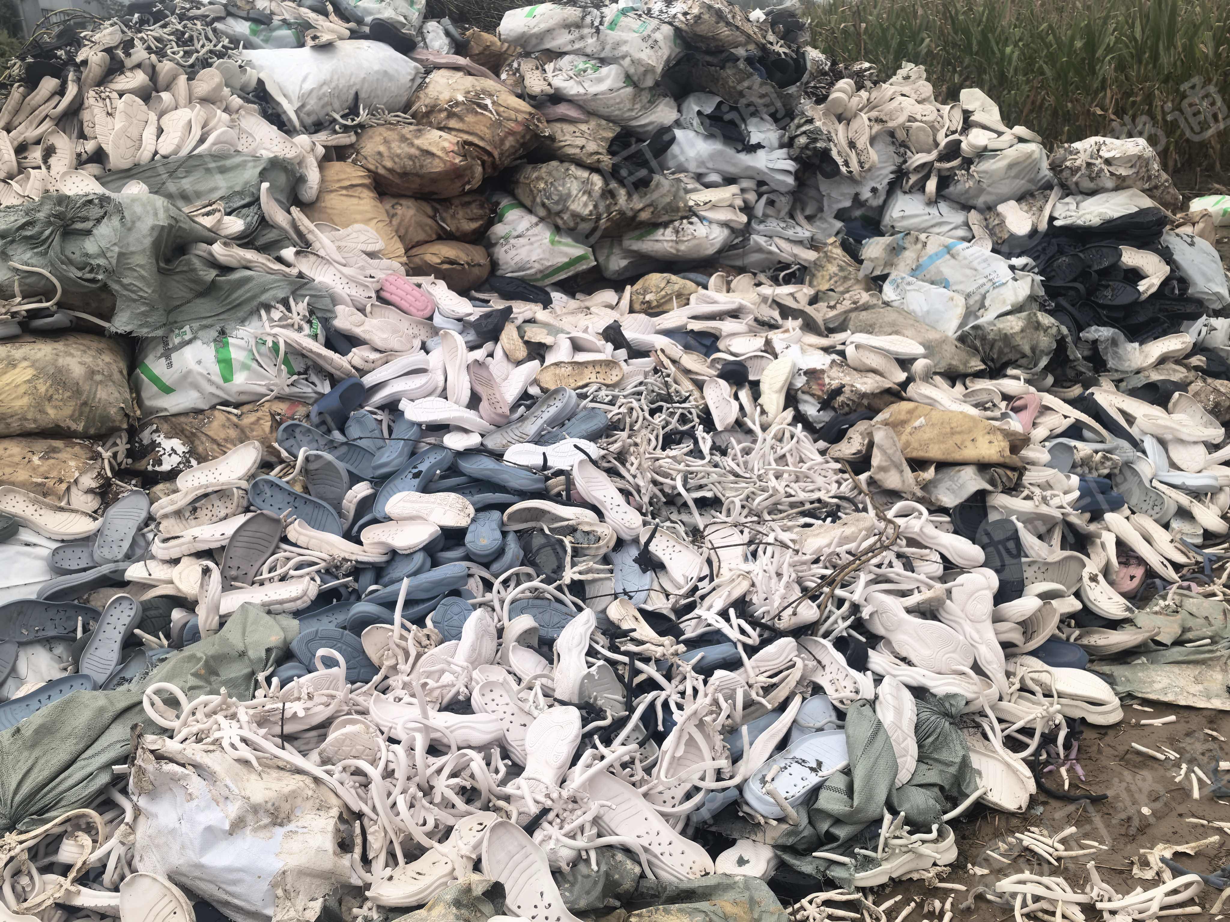 出售eva鞋底料，eva鸡爪料，现货1000吨