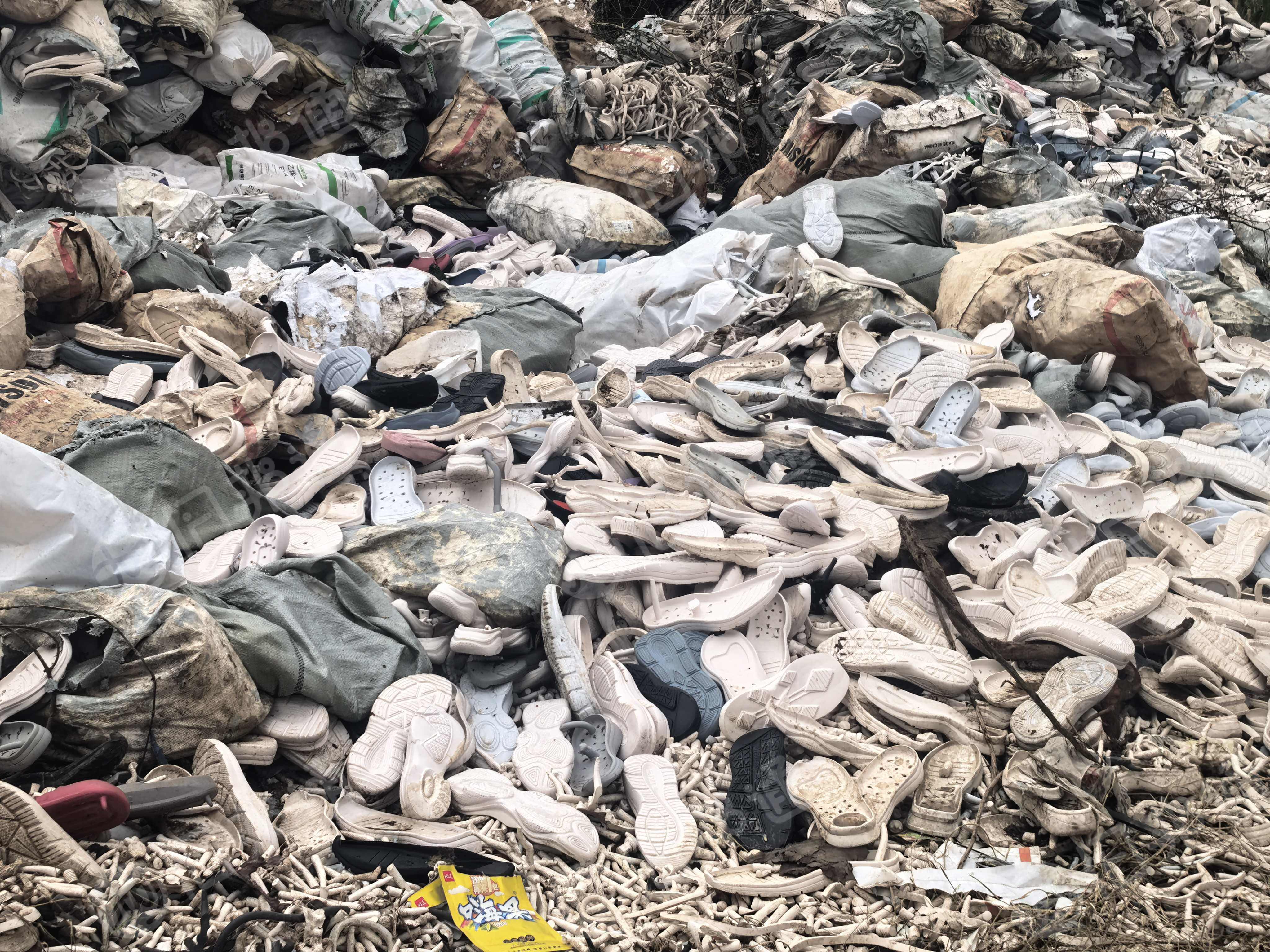 出售eva鞋底料，eva鸡爪料，现货1000吨