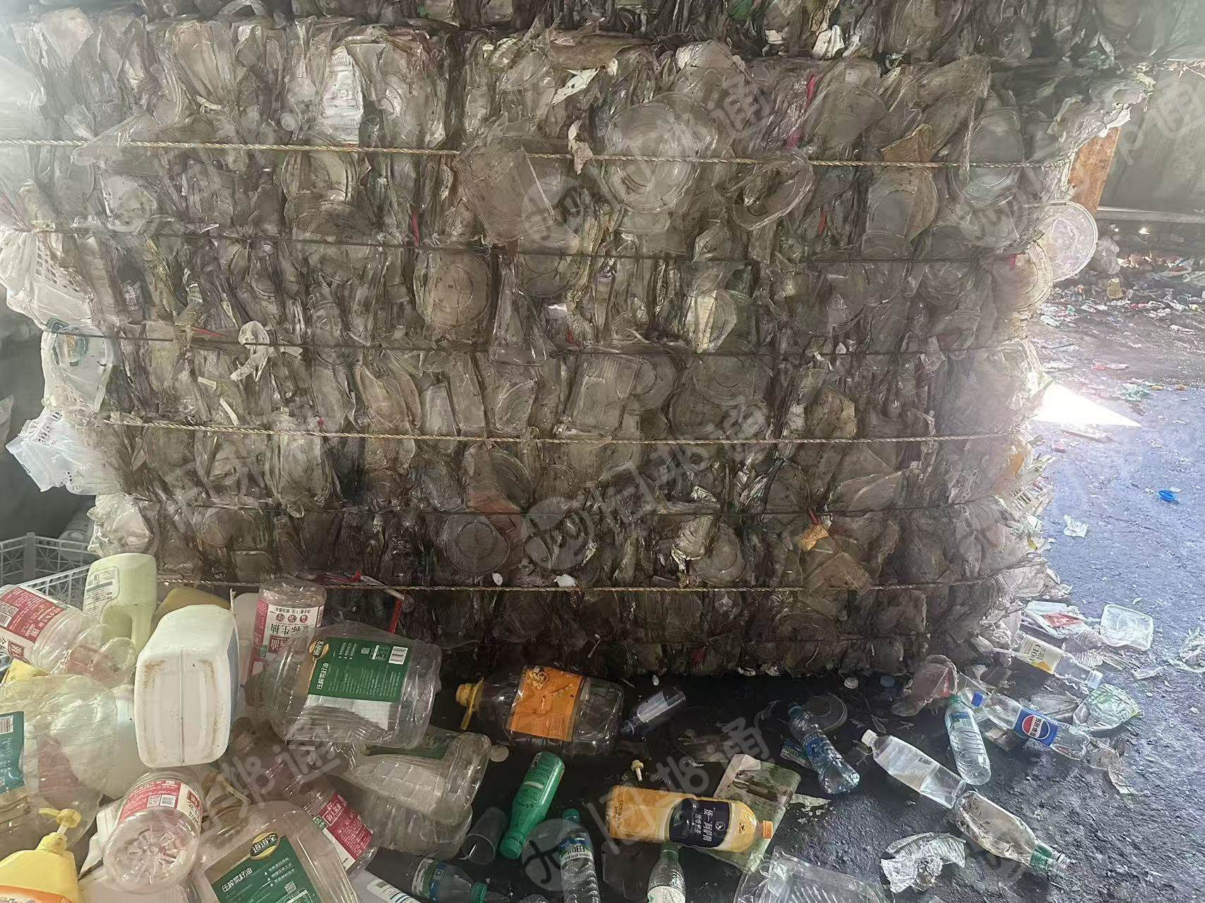 长期出售餐盒压块，饭盒压块，2边用透明筐固定压