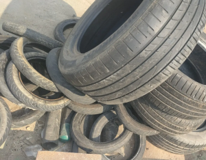 出售轮胎废料，大小胎都有