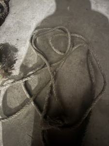 出售塑胶缆绳，废旧缆绳，有红色和白色，现货有两三吨，货在山东枣庄