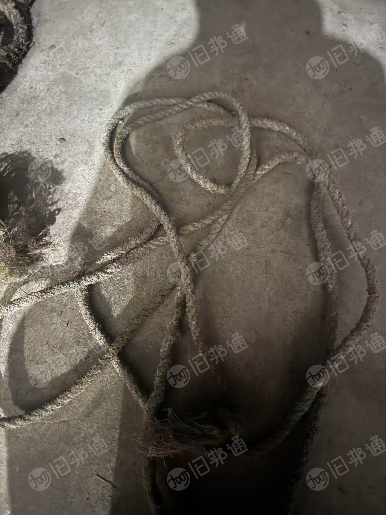 出售塑胶缆绳，废旧缆绳，有红色和白色，现货有两三吨，货在山东枣庄