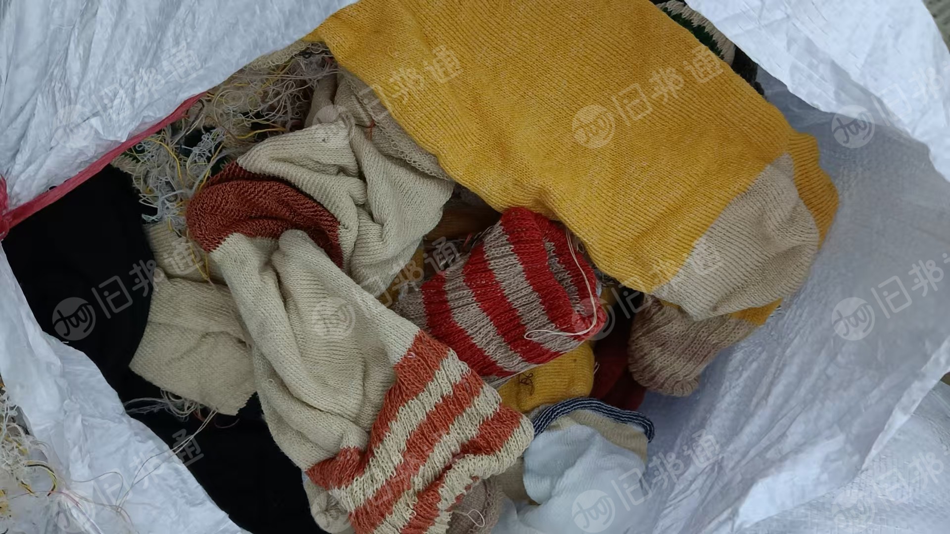 长期出售袜子边角料不合格袜子料，袜厂下来的，每个月有几十吨，货在河南漯河